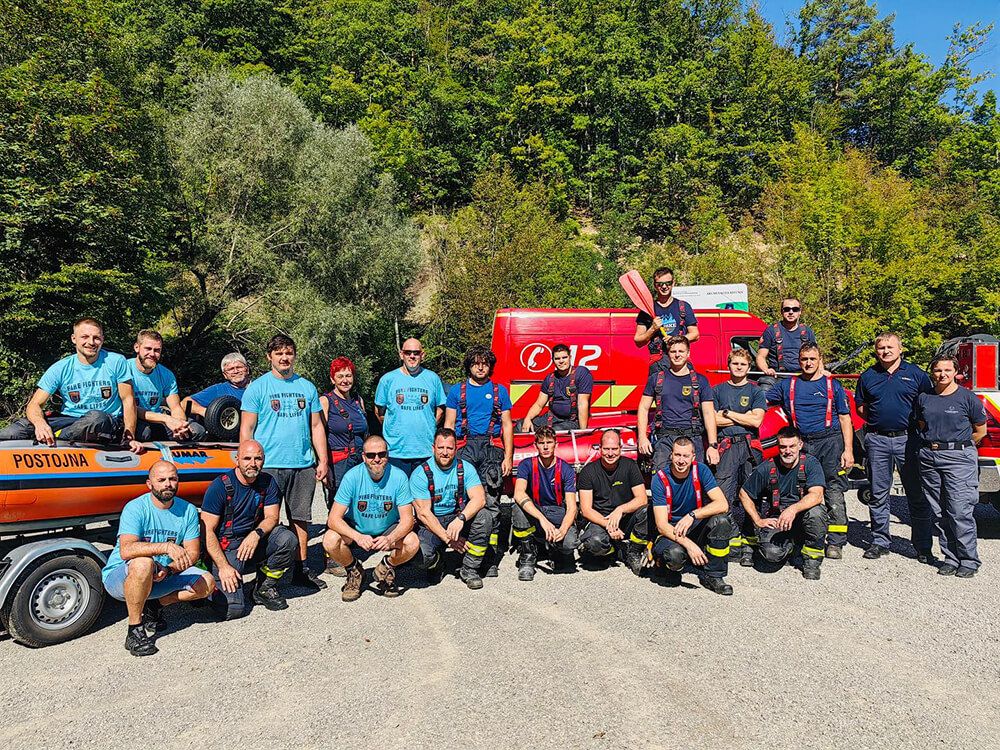 VAJA REŠEVANJA NA IN IZ VODE SKUPAJ Z GASILCI PGD POSTOJNA